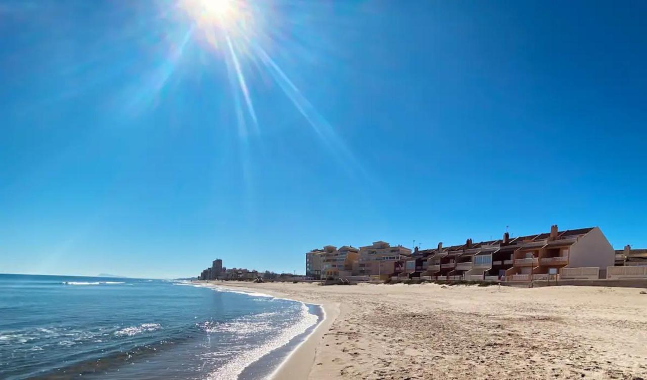 הוילה Perelló Modern Beachfront Townhouse מראה חיצוני תמונה