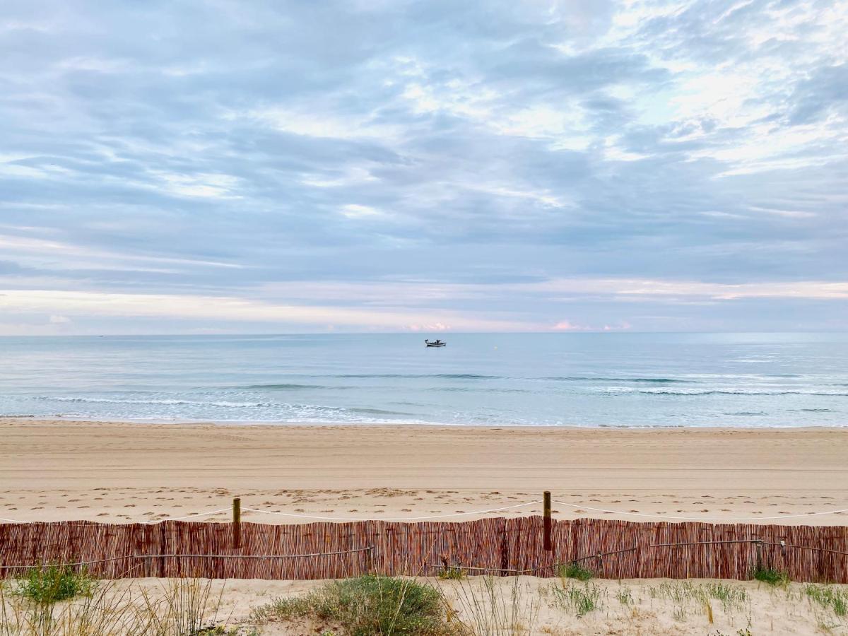 הוילה Perelló Modern Beachfront Townhouse מראה חיצוני תמונה